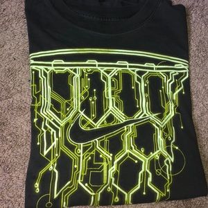 NIKE DRI-FIT TSHIRT MEDIUM